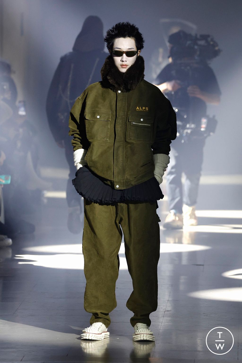 Fashion Week Paris Fall/Winter 2025 look 26 from the Doublet collection menswear