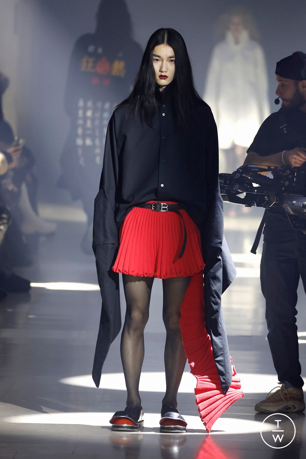 Fashion Week Paris Fall/Winter 2025 look 30 de la collection Doublet menswear