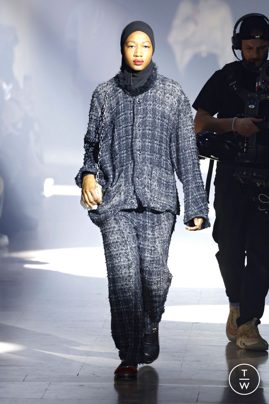 Fashion Week Paris Fall/Winter 2025 look 35 from the Doublet collection menswear