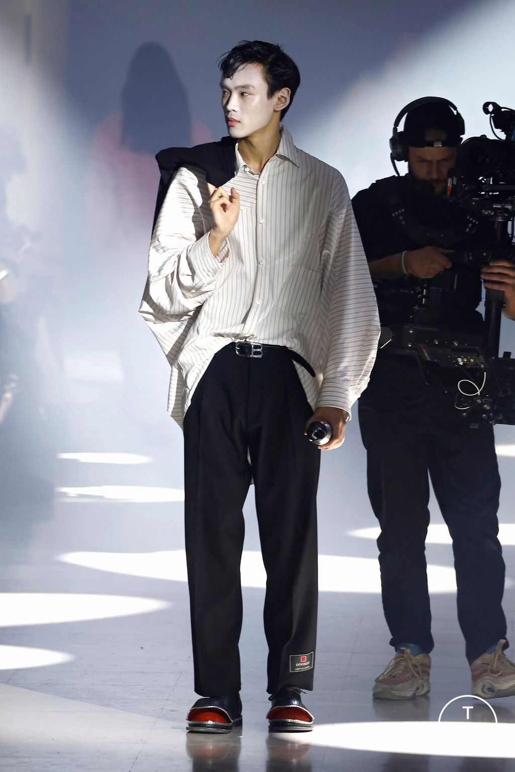 Fashion Week Paris Fall/Winter 2025 look 36 from the Doublet collection menswear