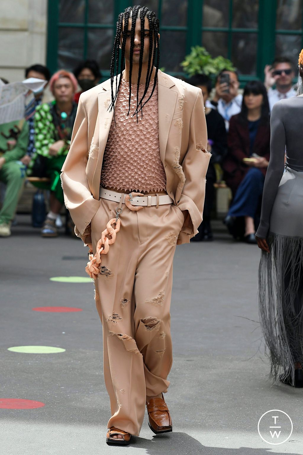 Fashion Week Paris Spring/Summer 2023 look 8 de la collection Doublet menswear