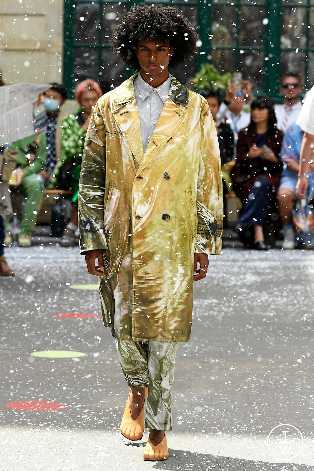 Fashion Week Paris Spring/Summer 2023 look 16 from the Doublet collection 男装