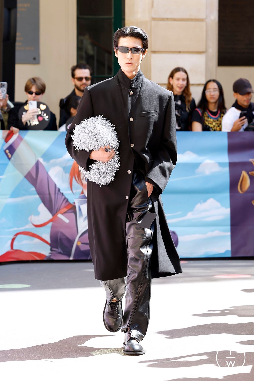 Fashion Week Paris Spring-Summer 2025 look 1 from the Doublet collection 男装