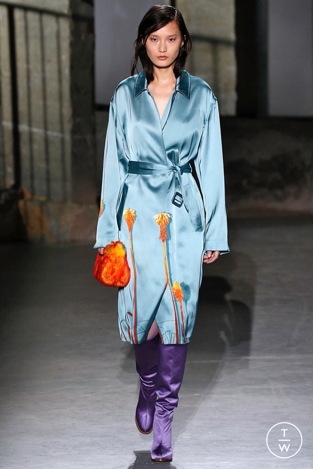 Fashion Week Paris Fall/Winter 2019 look 18 from the Dries Van Noten collection womenswear