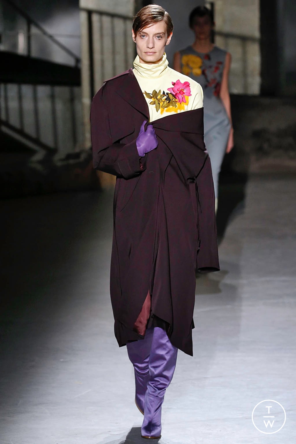 Fashion Week Paris Fall/Winter 2019 look 24 from the Dries Van Noten collection womenswear