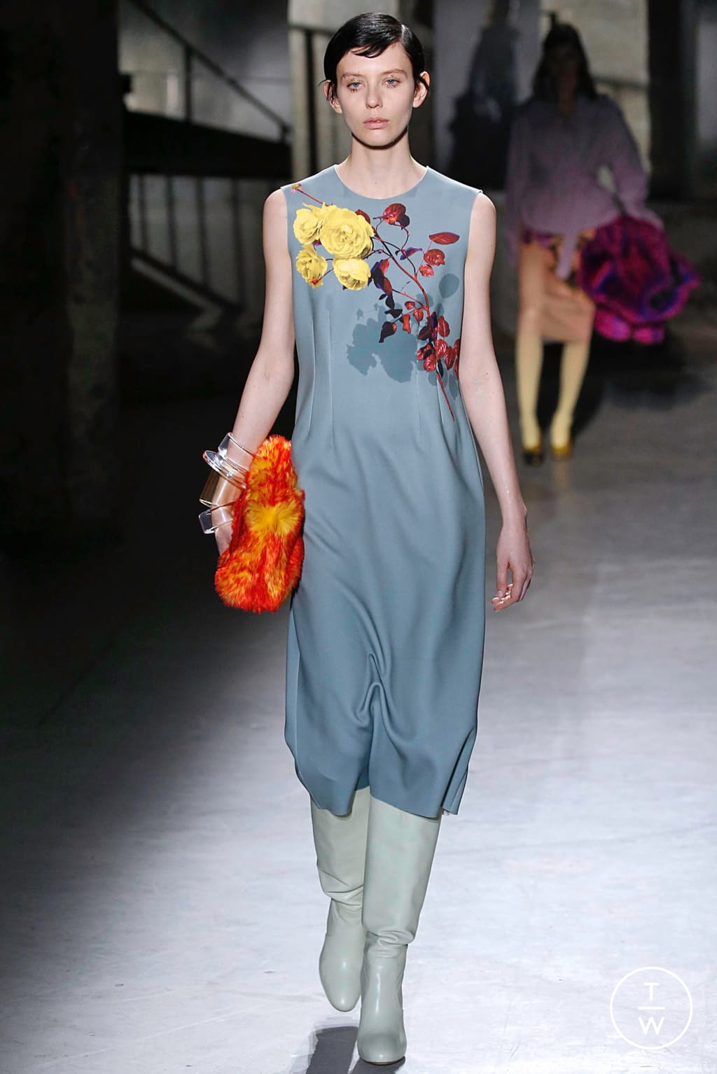 Fashion Week Paris Fall/Winter 2019 look 25 from the Dries Van Noten collection womenswear