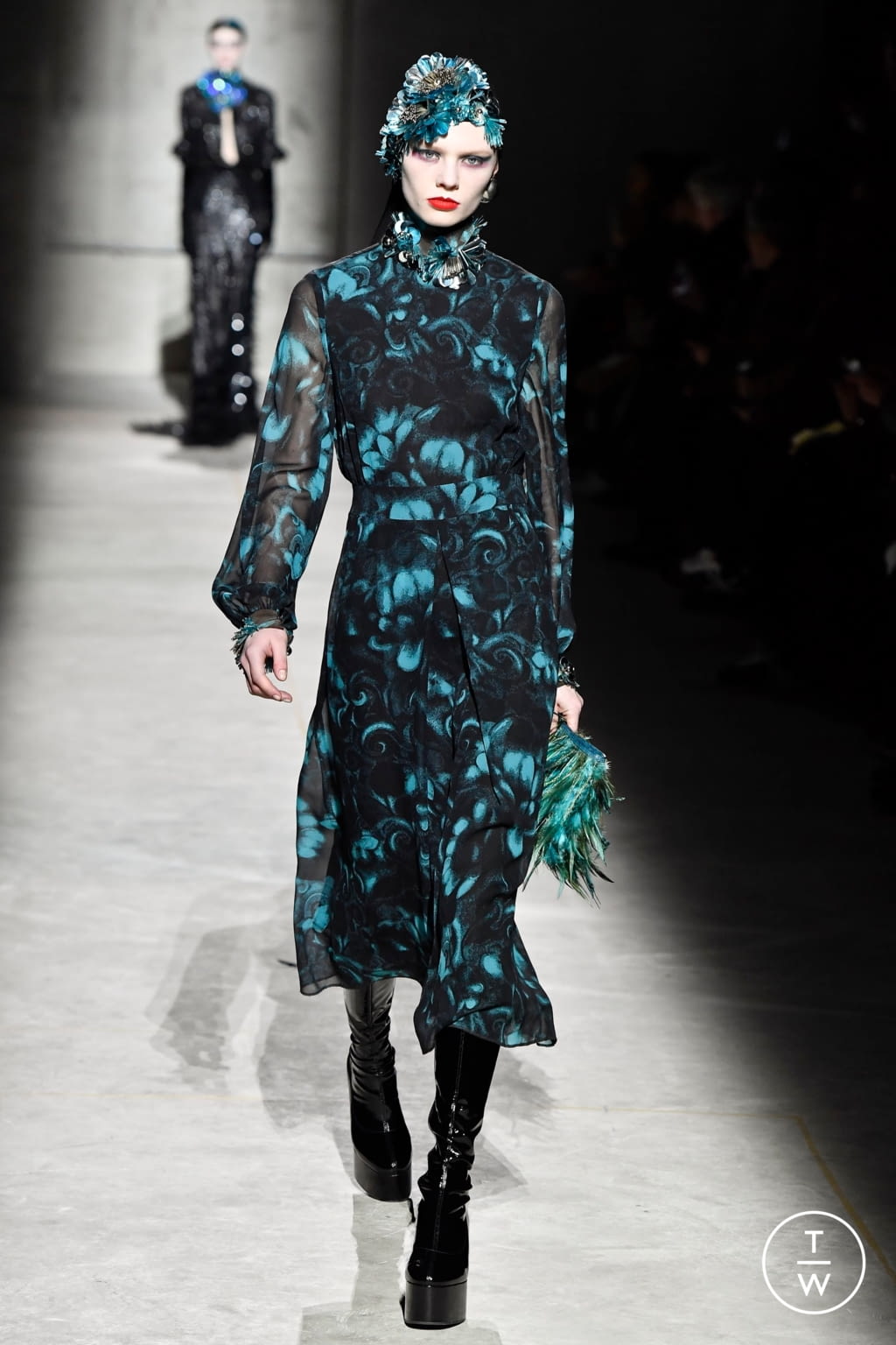 Fashion Week Paris Fall/Winter 2020 look 64 from the Dries Van Noten collection womenswear