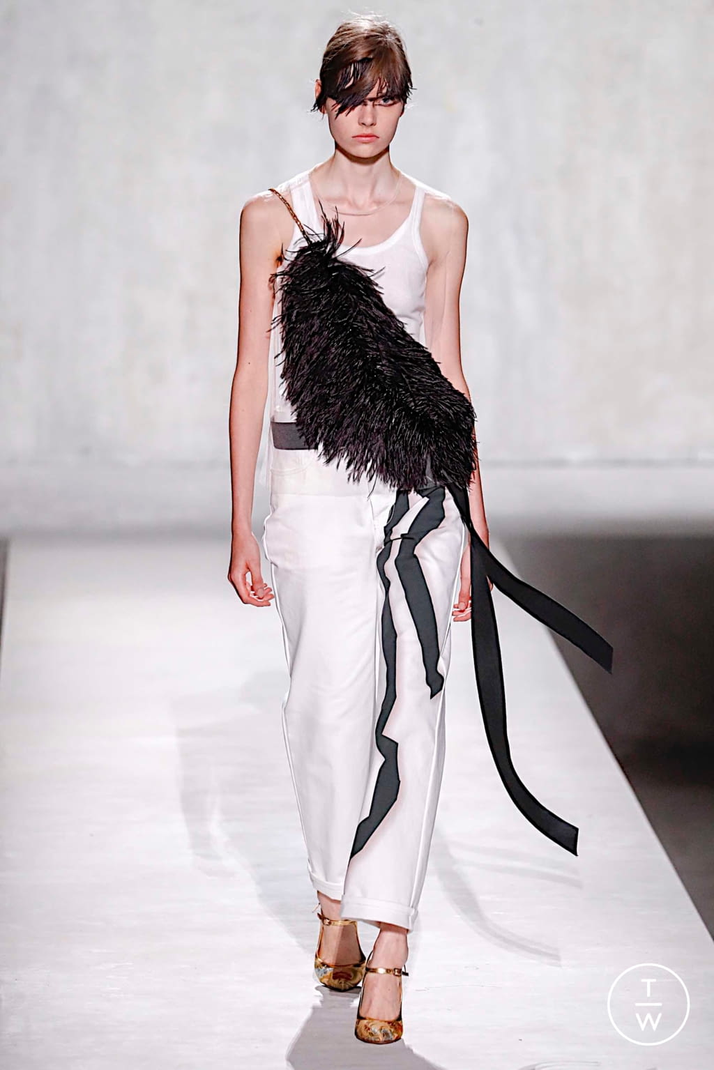 Fashion Week Paris Spring/Summer 2020 look 10 from the Dries Van Noten collection womenswear