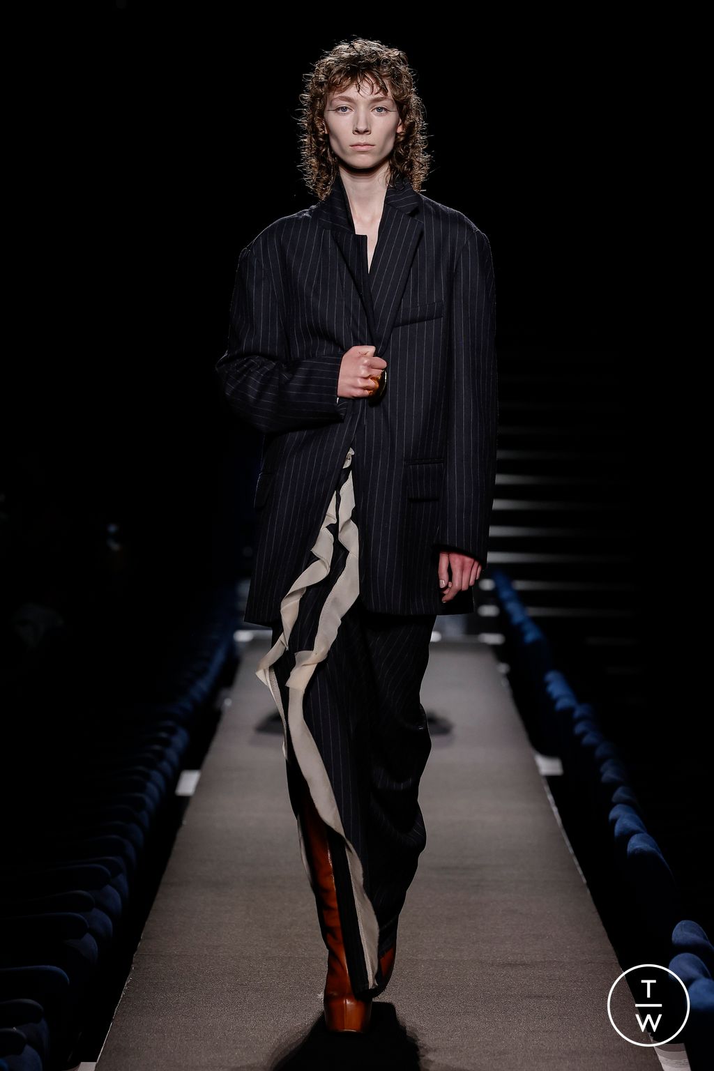 Fashion Week Paris Fall/Winter 2023 look 1 from the Dries Van Noten collection womenswear