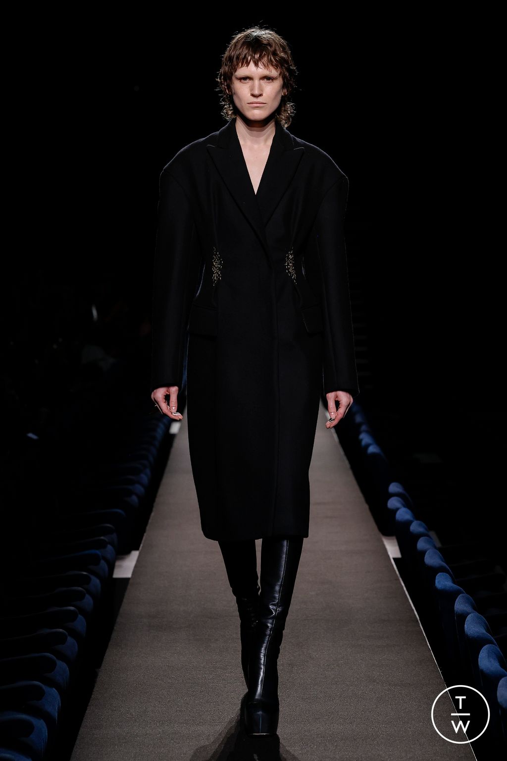 Fashion Week Paris Fall/Winter 2023 look 6 de la collection Dries Van Noten womenswear