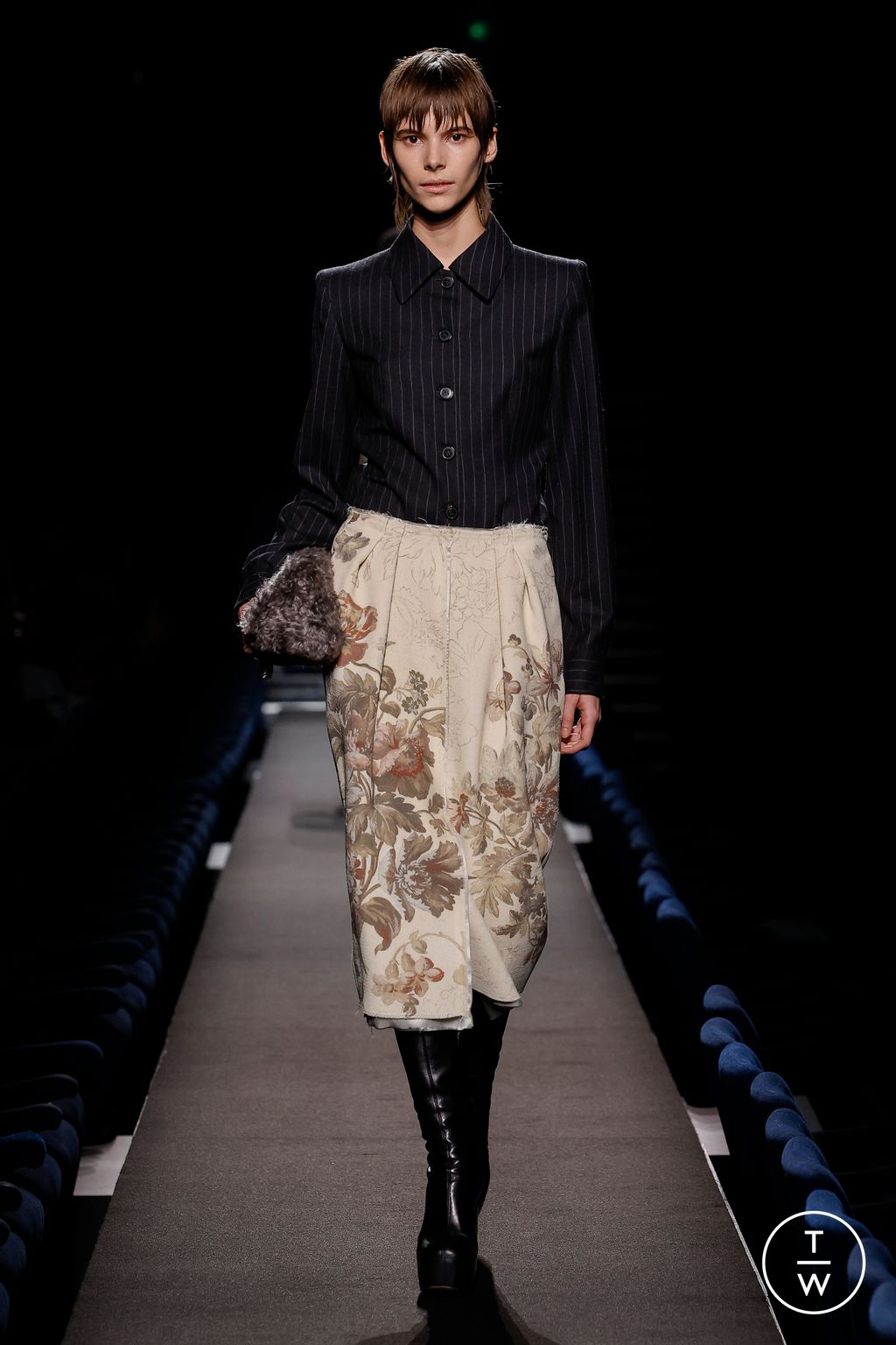 Fashion Week Paris Fall/Winter 2023 look 7 from the Dries Van Noten collection womenswear