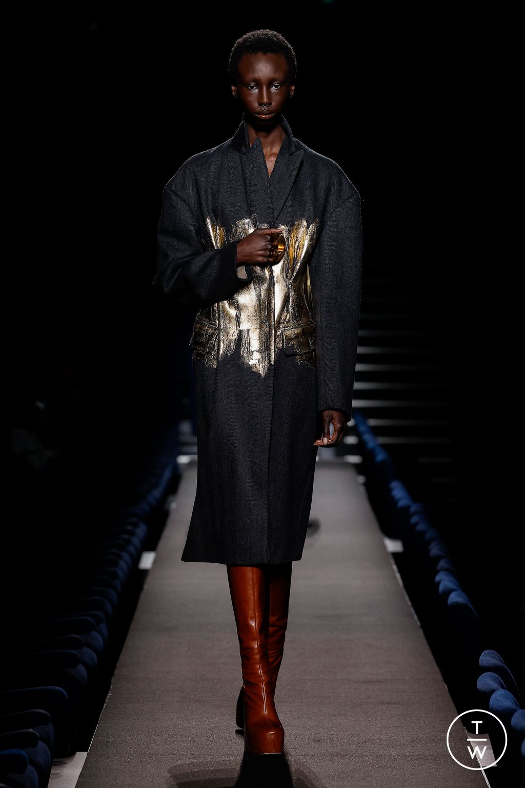 Fashion Week Paris Fall/Winter 2023 look 8 from the Dries Van Noten collection womenswear