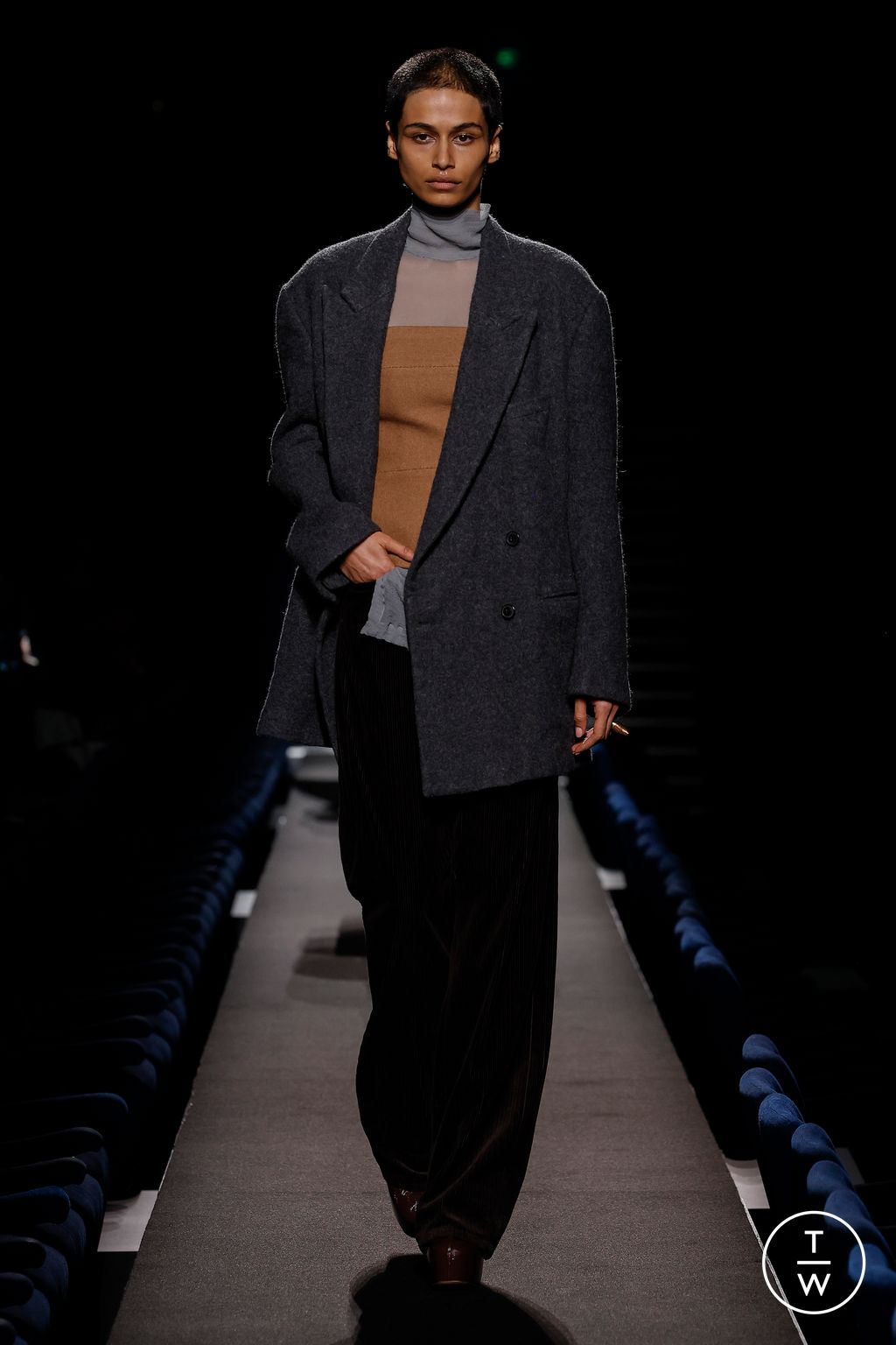 Fashion Week Paris Fall/Winter 2023 look 10 from the Dries Van Noten collection womenswear
