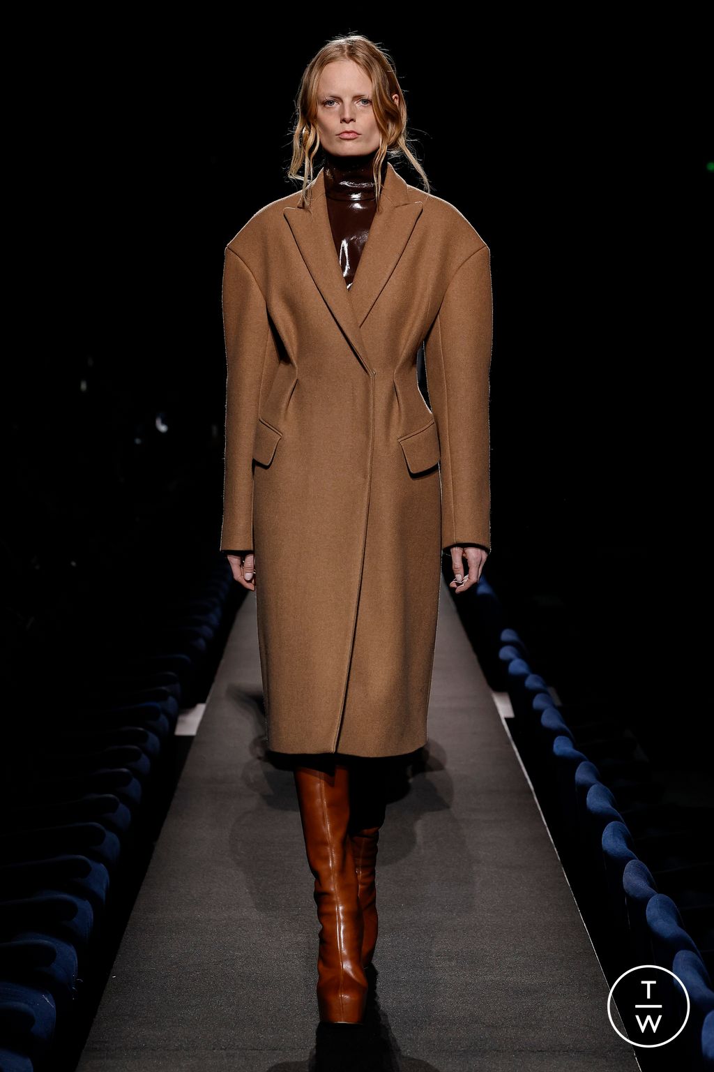 Fashion Week Paris Fall/Winter 2023 look 11 from the Dries Van Noten collection womenswear
