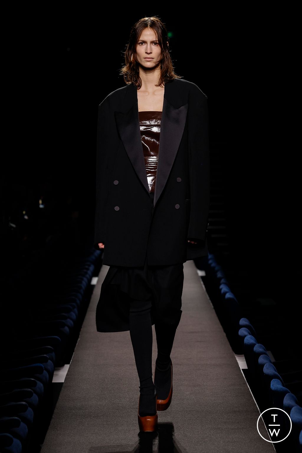 Fashion Week Paris Fall/Winter 2023 look 14 from the Dries Van Noten collection womenswear