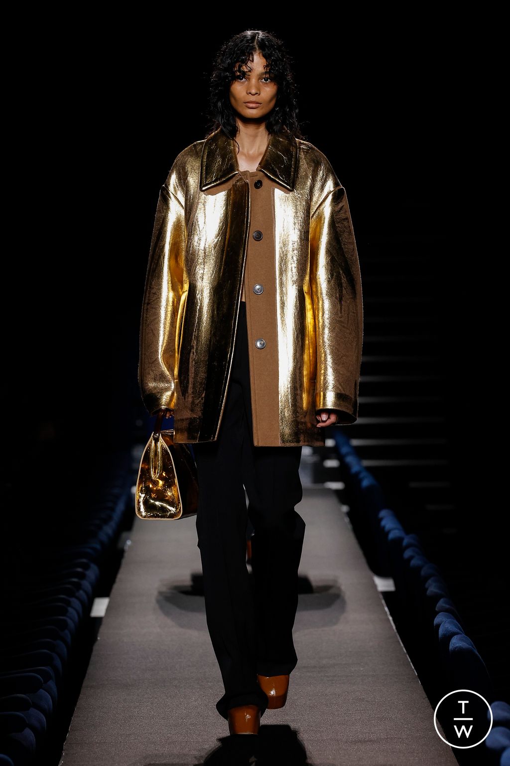 Fashion Week Paris Fall/Winter 2023 look 15 from the Dries Van Noten collection womenswear