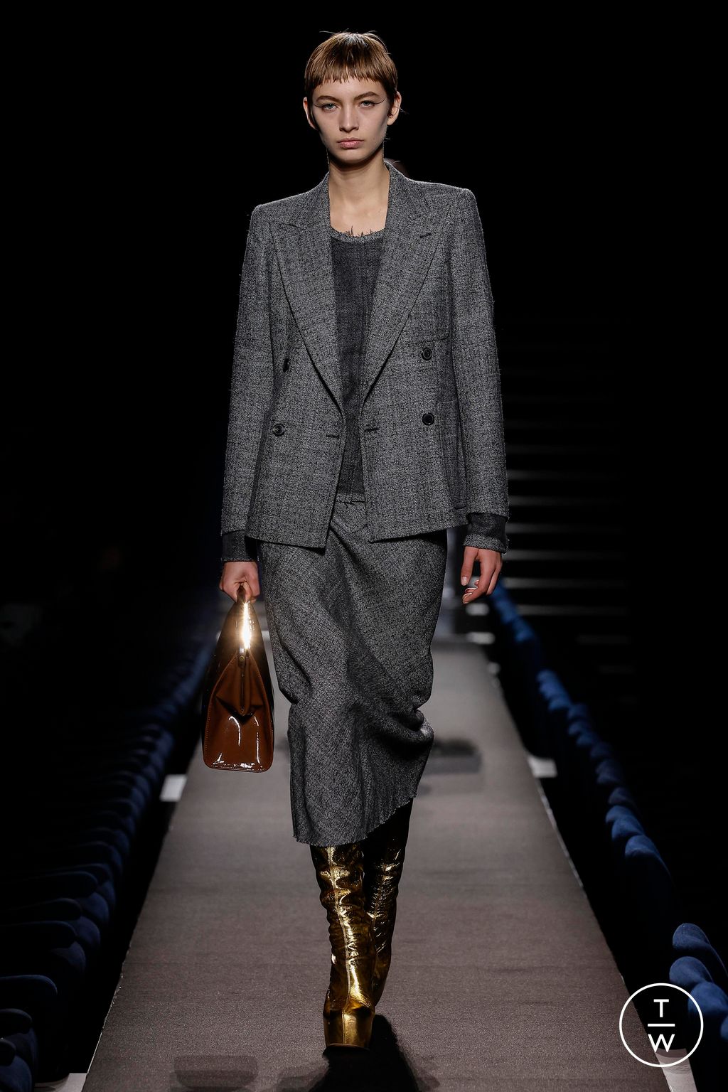 Fashion Week Paris Fall/Winter 2023 look 19 from the Dries Van Noten collection womenswear