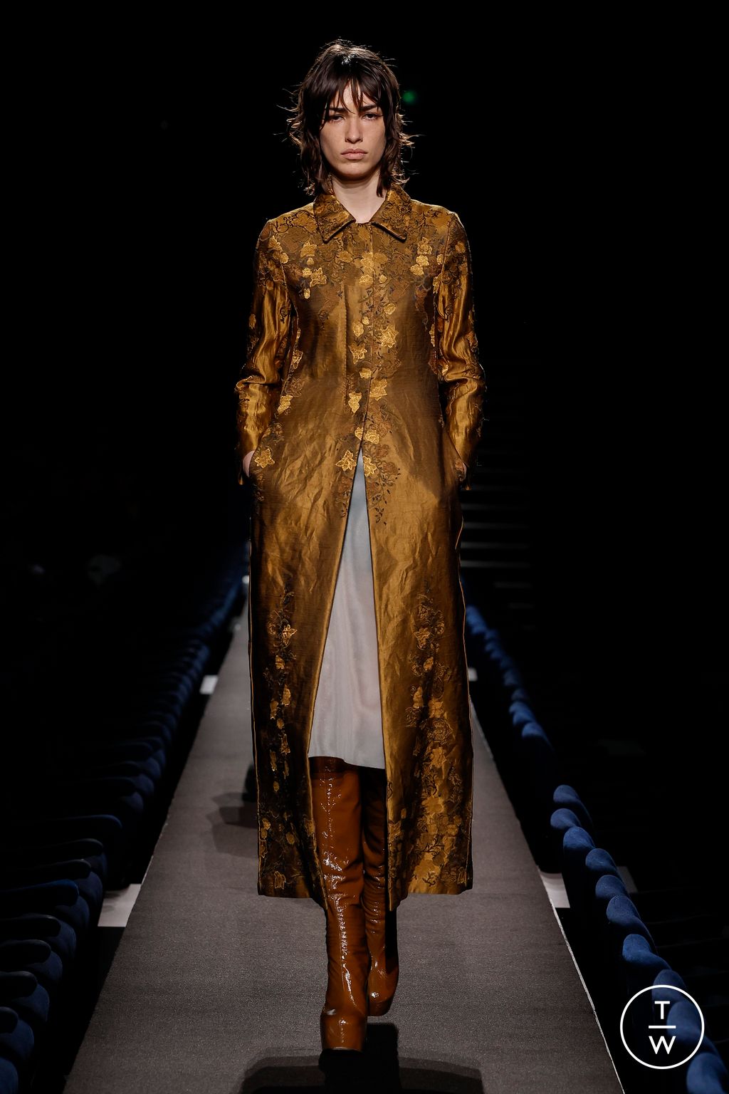 Fashion Week Paris Fall/Winter 2023 look 26 from the Dries Van Noten collection womenswear