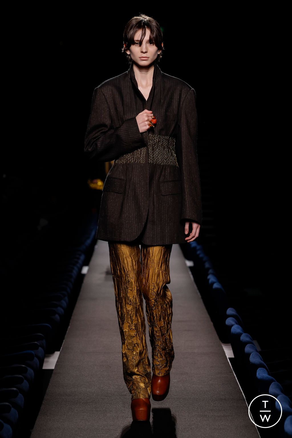 Fashion Week Paris Fall/Winter 2023 look 29 from the Dries Van Noten collection womenswear