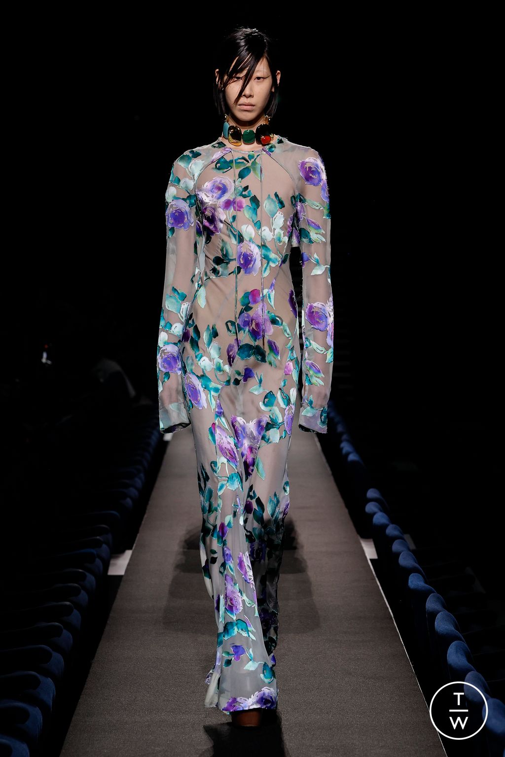 Fashion Week Paris Fall/Winter 2023 look 45 from the Dries Van Noten collection 女装