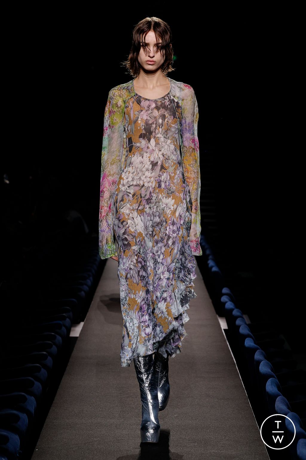 Fashion Week Paris Fall/Winter 2023 look 49 from the Dries Van Noten collection womenswear