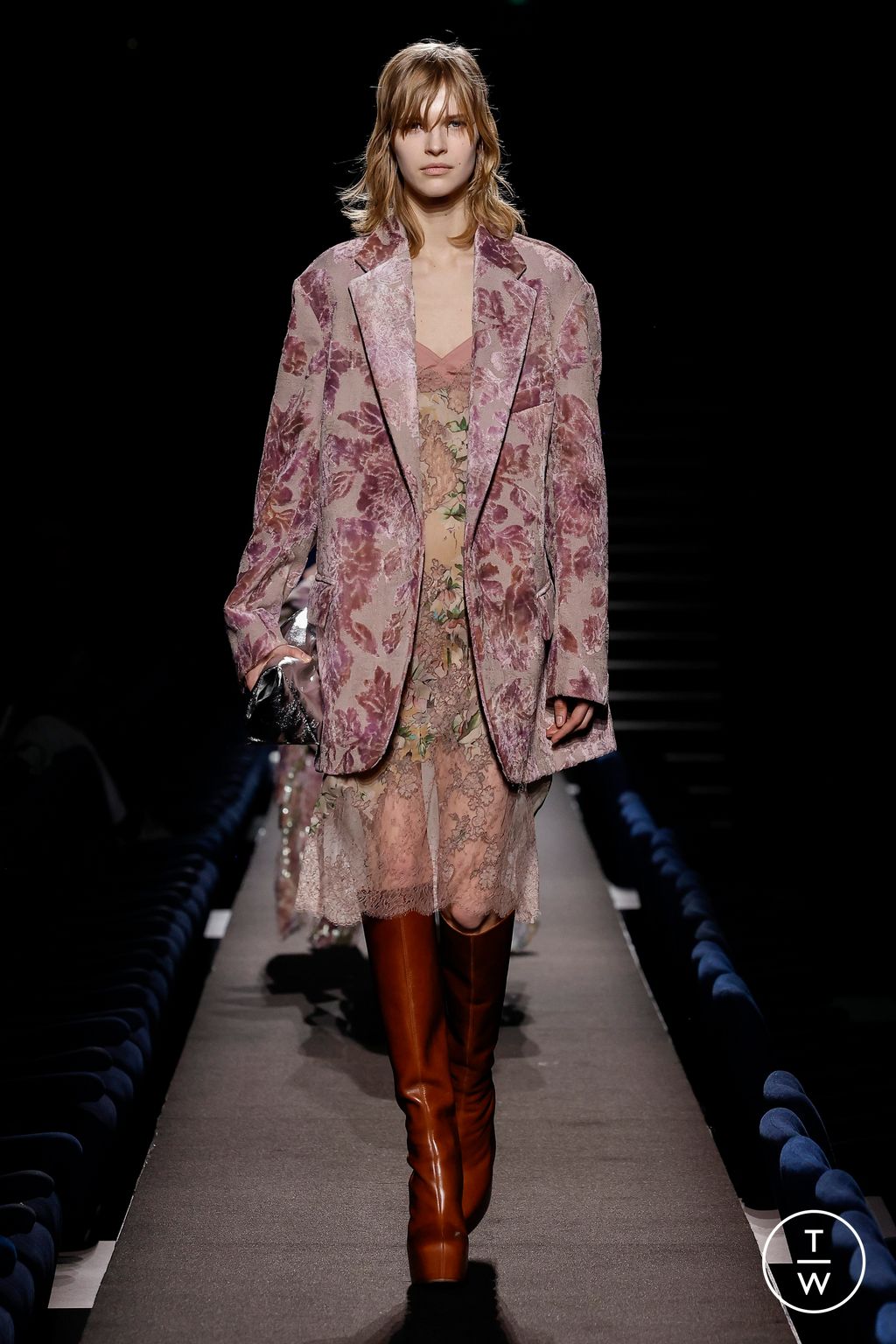 Fashion Week Paris Fall/Winter 2023 look 51 from the Dries Van Noten collection womenswear