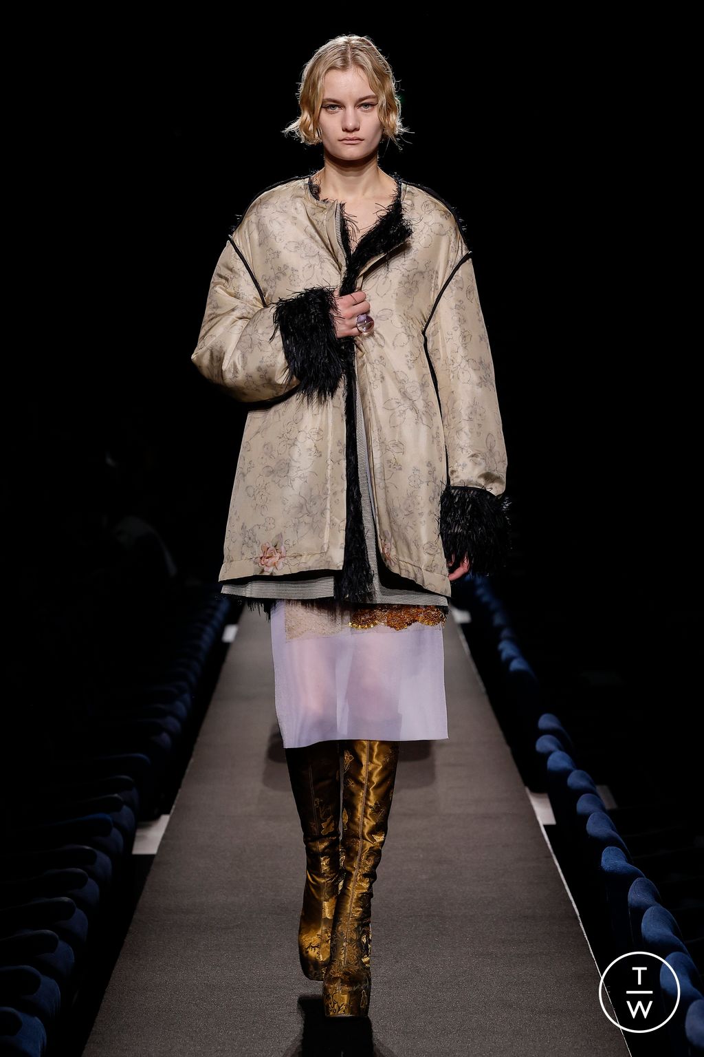Fashion Week Paris Fall/Winter 2023 look 53 from the Dries Van Noten collection womenswear