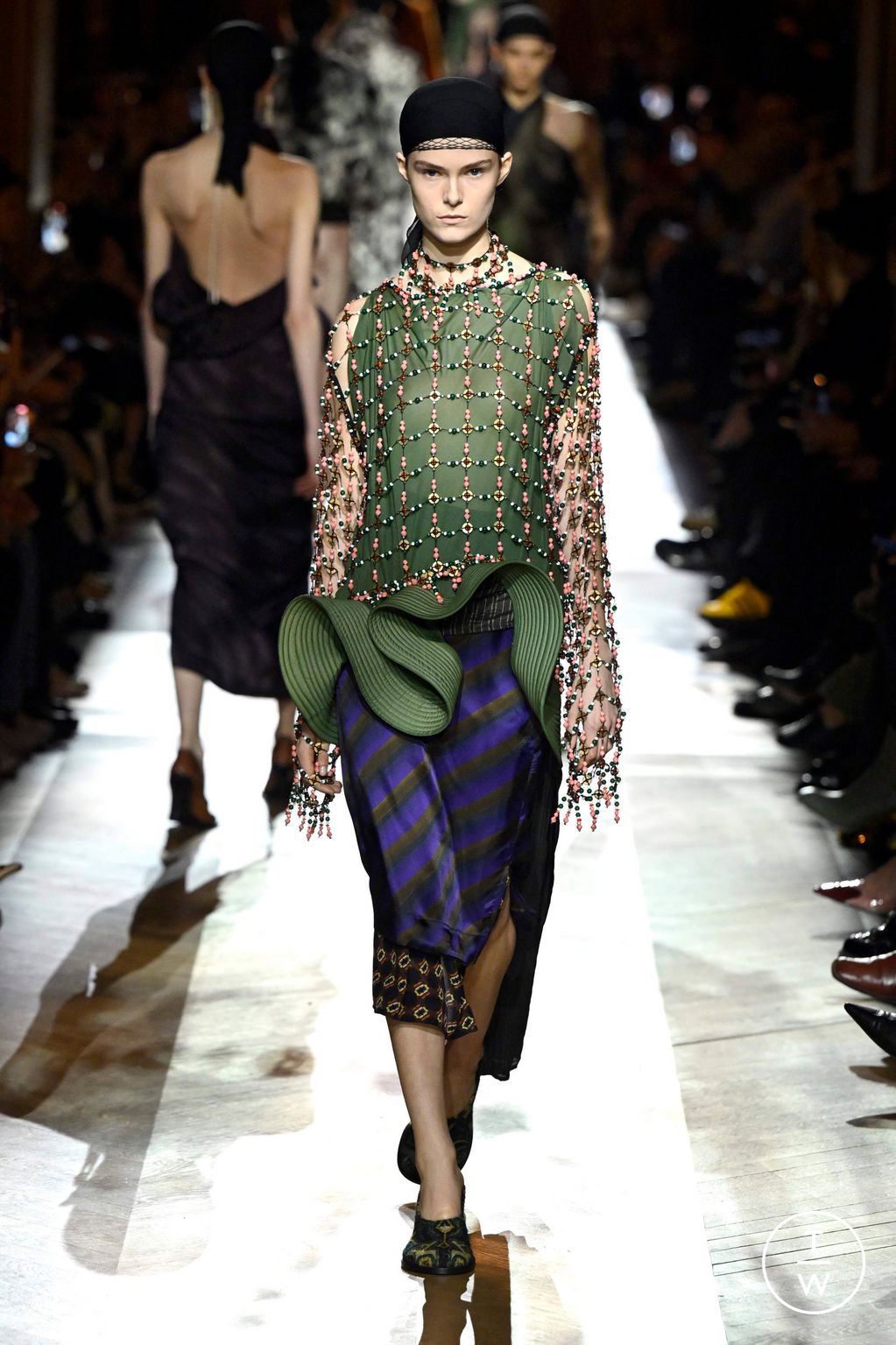 Fashion Week Paris Fall/Winter 2025 look 31 from the Dries Van Noten collection womenswear