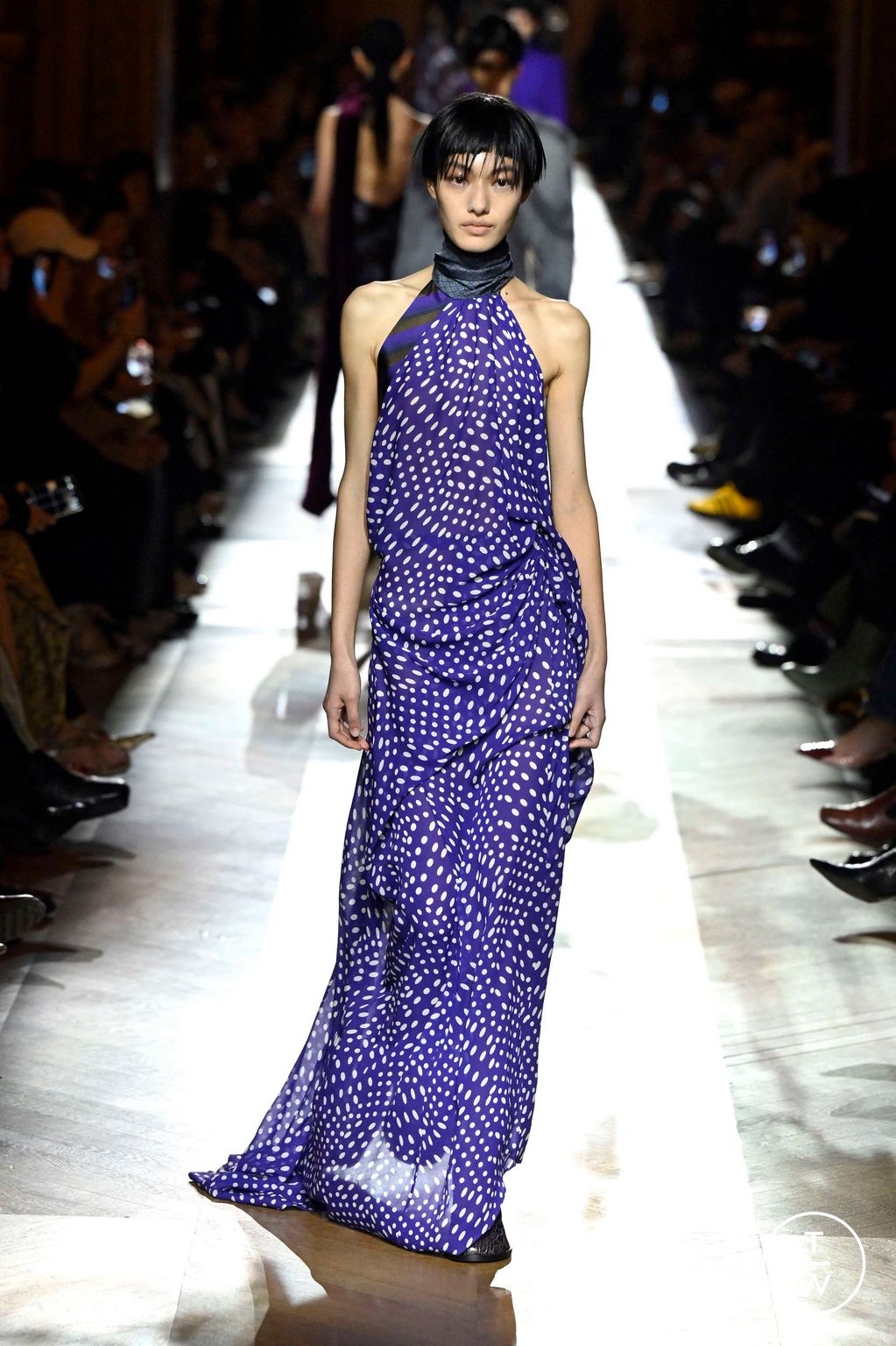 Fashion Week Paris Fall/Winter 2025 look 47 from the Dries Van Noten collection womenswear