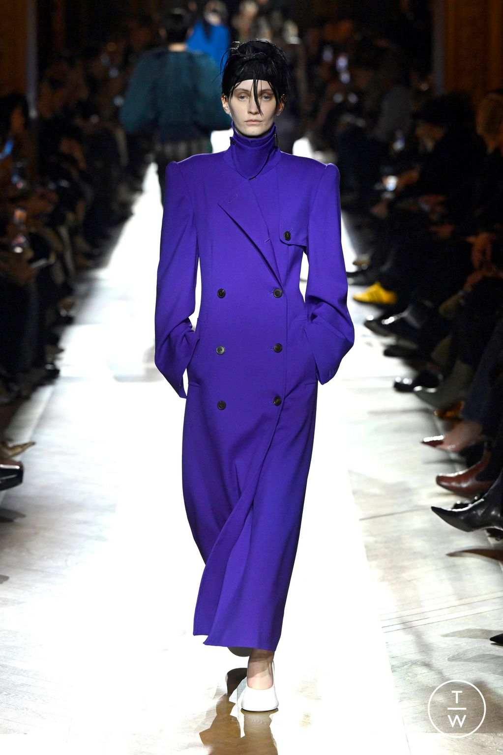 Fashion Week Paris Fall/Winter 2025 look 49 from the Dries Van Noten collection womenswear