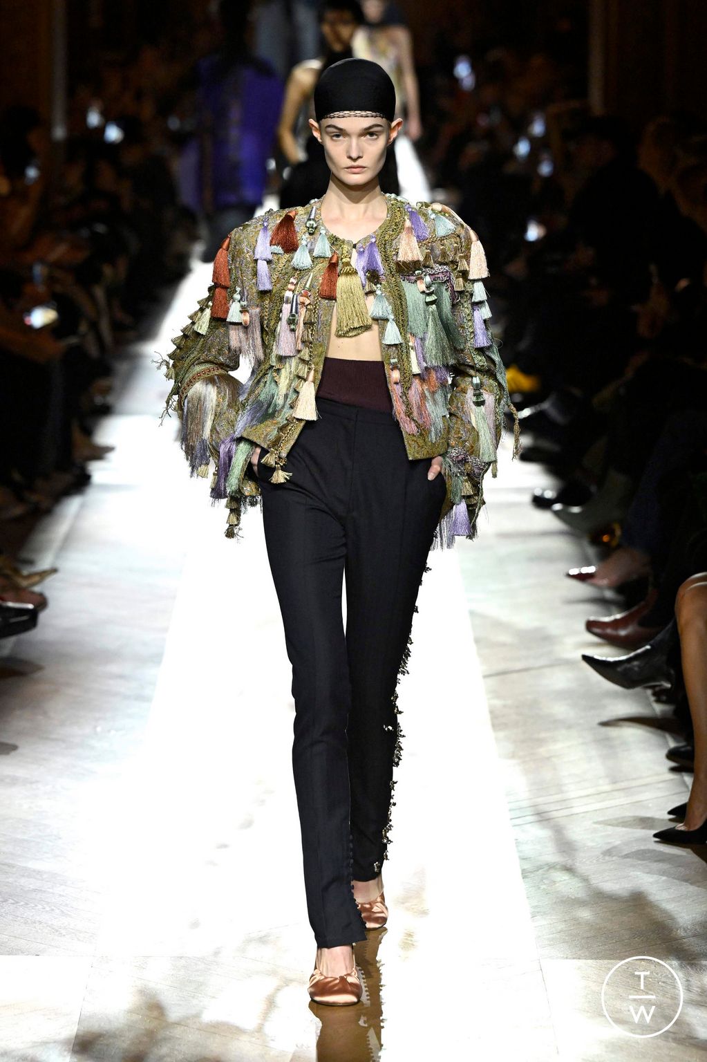 Fashion Week Paris Fall/Winter 2025 look 51 from the Dries Van Noten collection womenswear