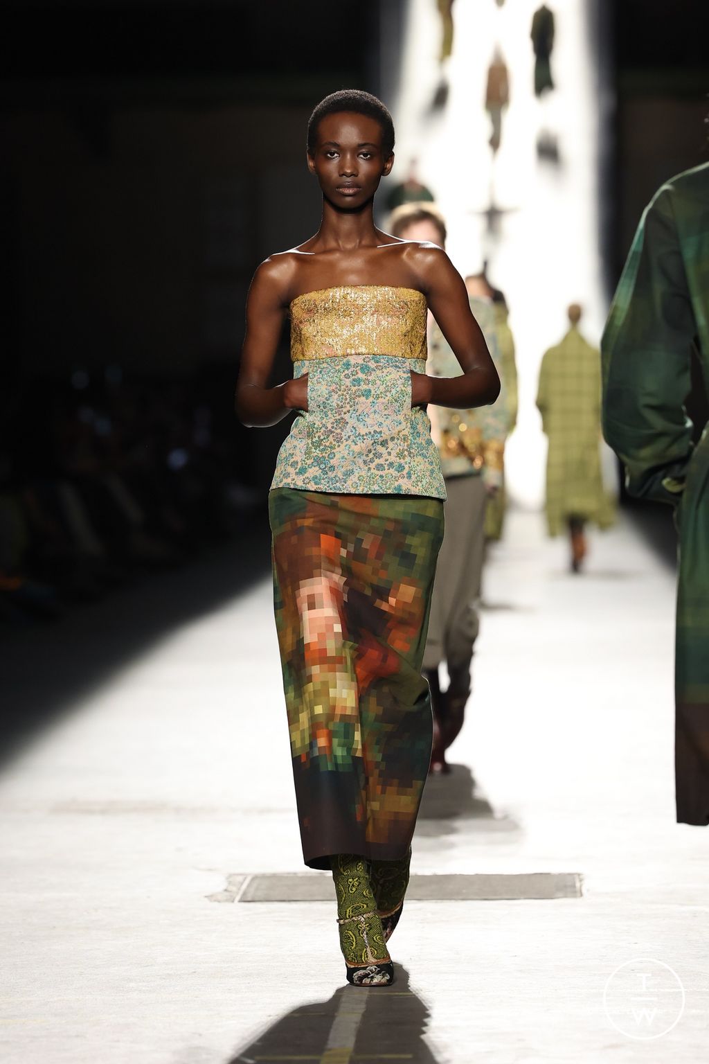 Fashion Week Paris Fall/Winter 2026 look 15 from the Dries Van Noten collection womenswear