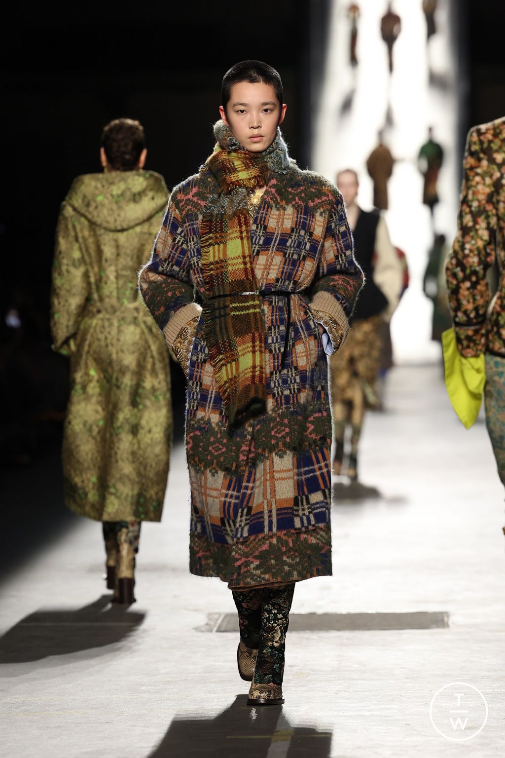 Fashion Week Paris Fall/Winter 2026 look 19 from the Dries Van Noten collection womenswear
