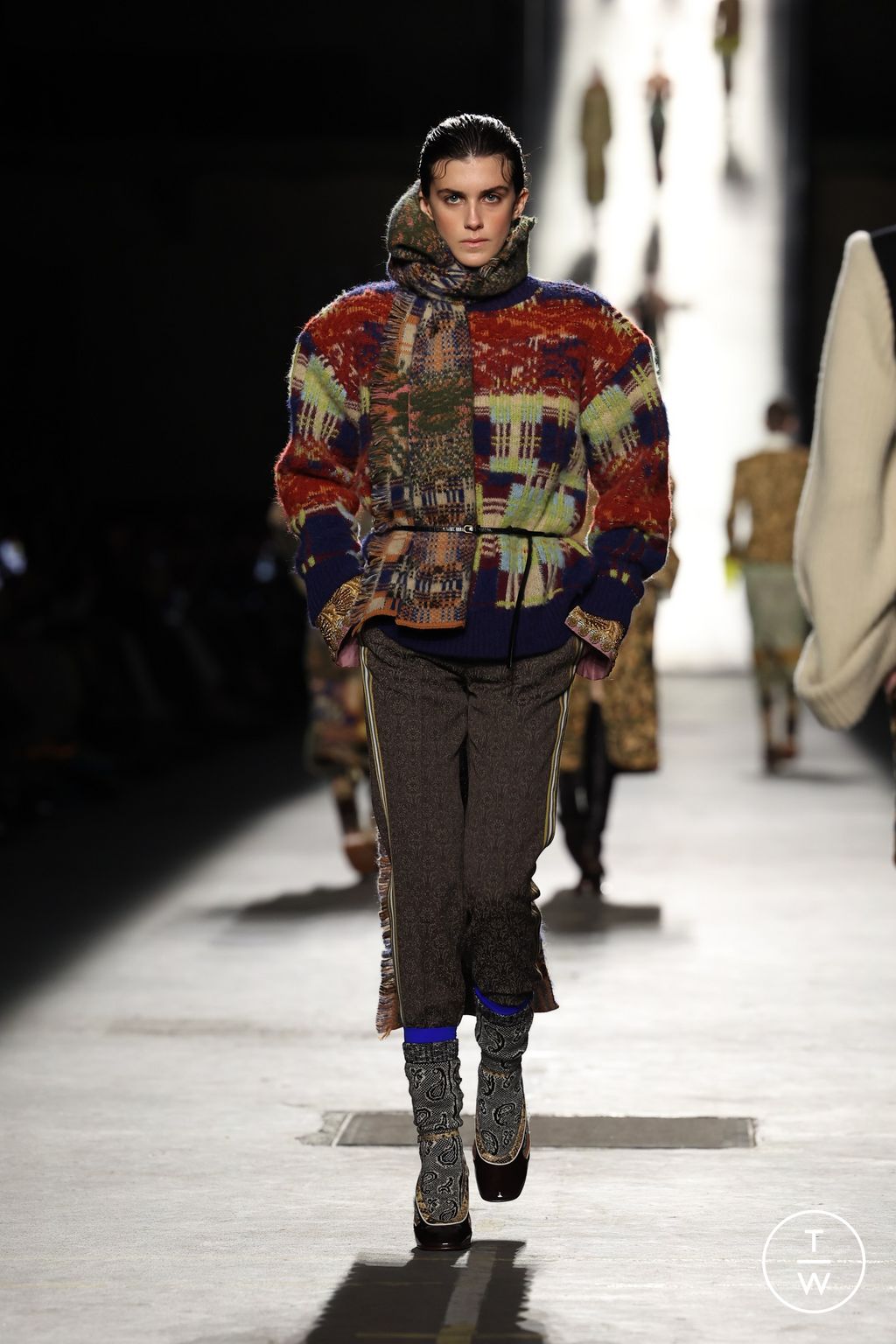 Fashion Week Paris Fall/Winter 2026 look 21 from the Dries Van Noten collection womenswear