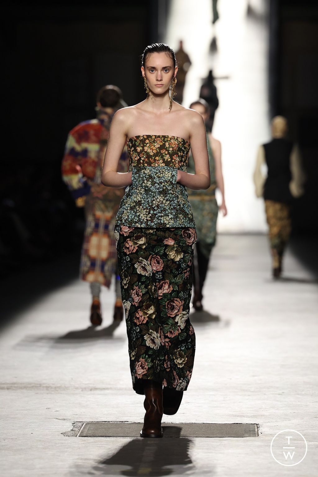 Fashion Week Paris Fall/Winter 2026 look 23 from the Dries Van Noten collection womenswear