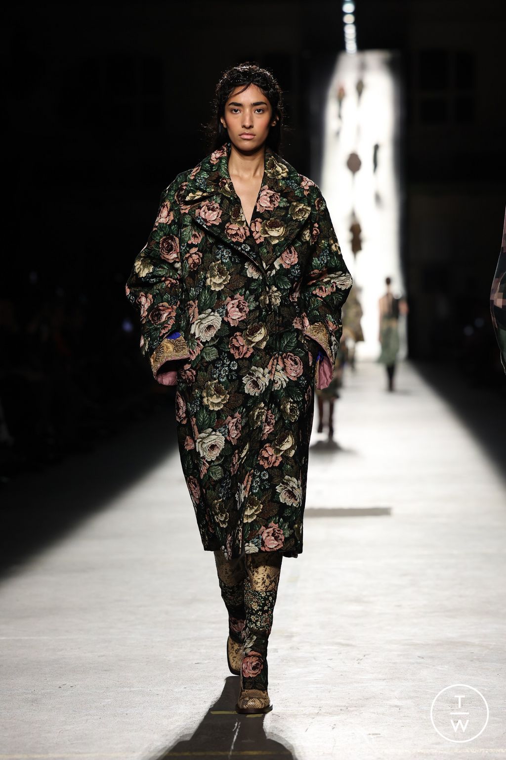 Fashion Week Paris Fall/Winter 2026 look 27 from the Dries Van Noten collection 女装