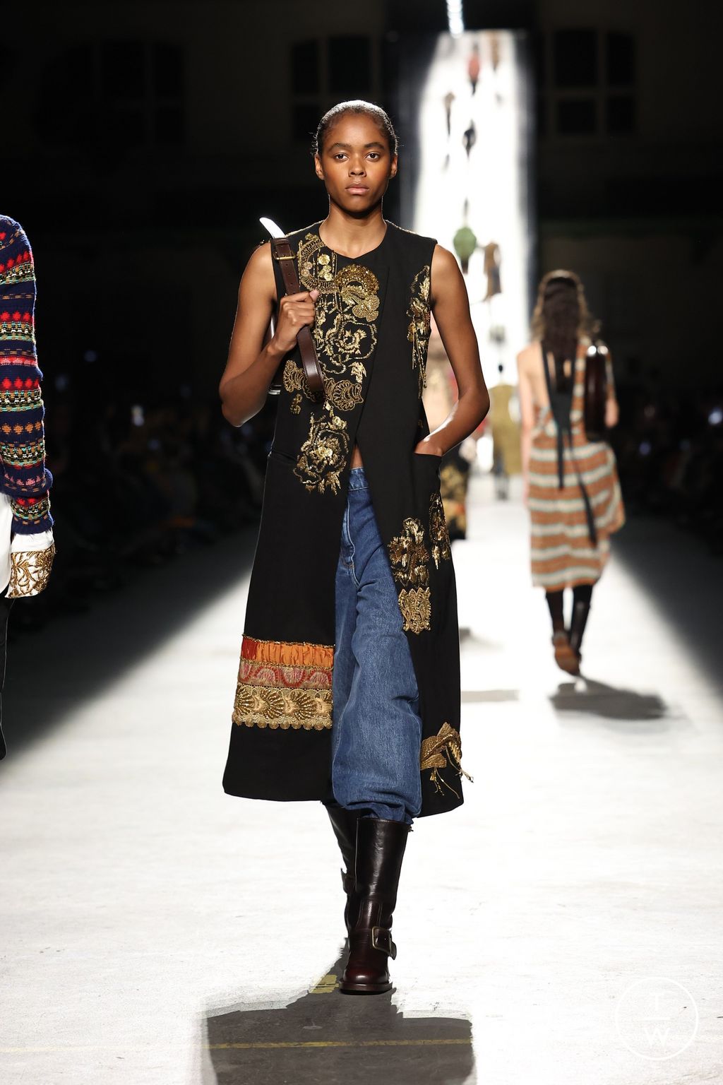 Fashion Week Paris Fall/Winter 2026 look 36 from the Dries Van Noten collection womenswear