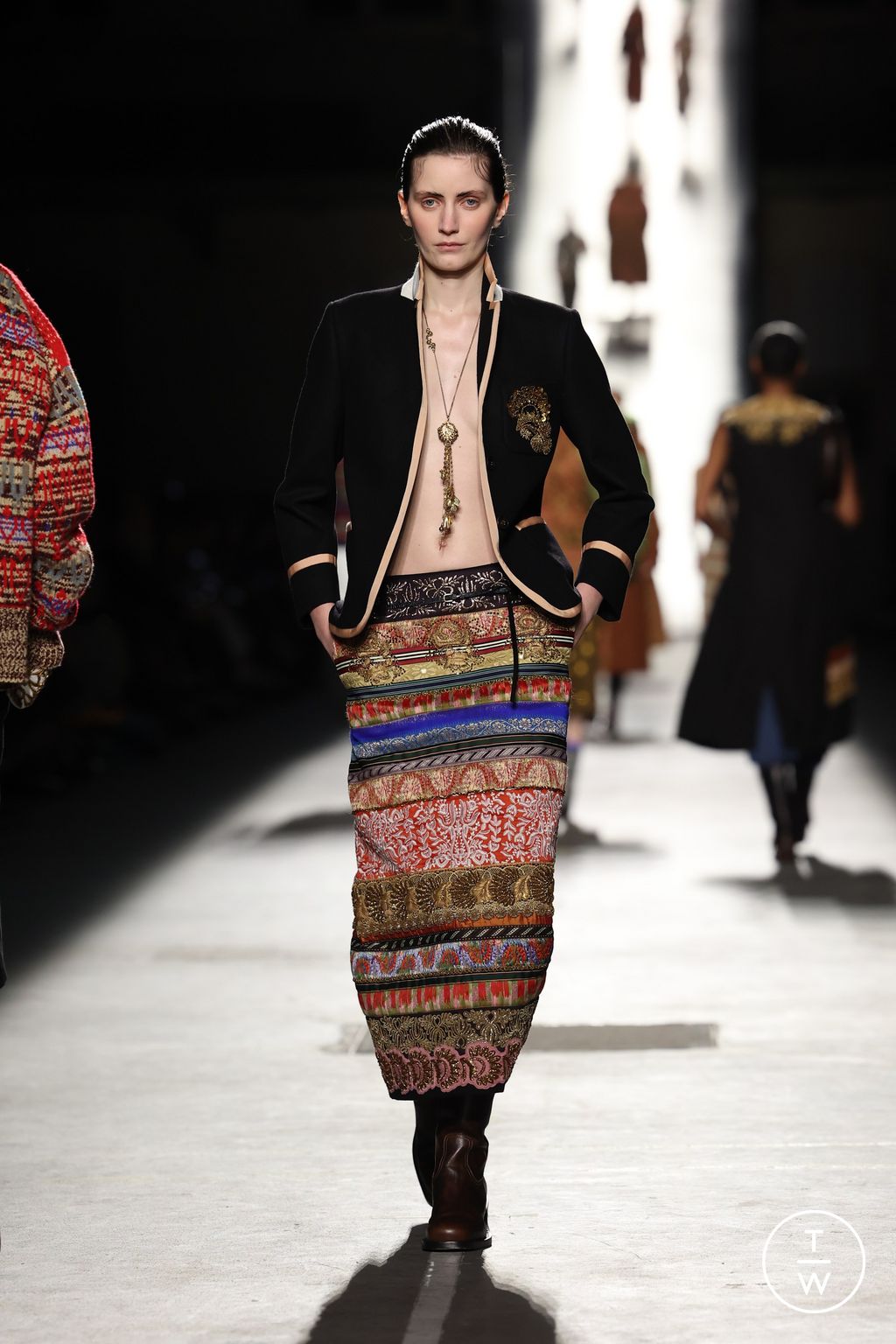Fashion Week Paris Fall/Winter 2026 look 38 from the Dries Van Noten collection womenswear