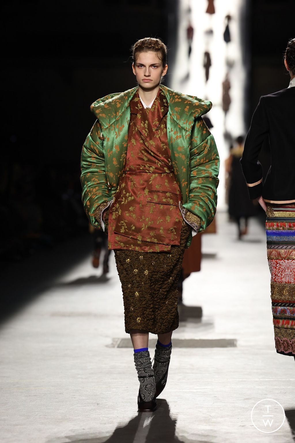 Fashion Week Paris Fall/Winter 2026 look 39 from the Dries Van Noten collection womenswear