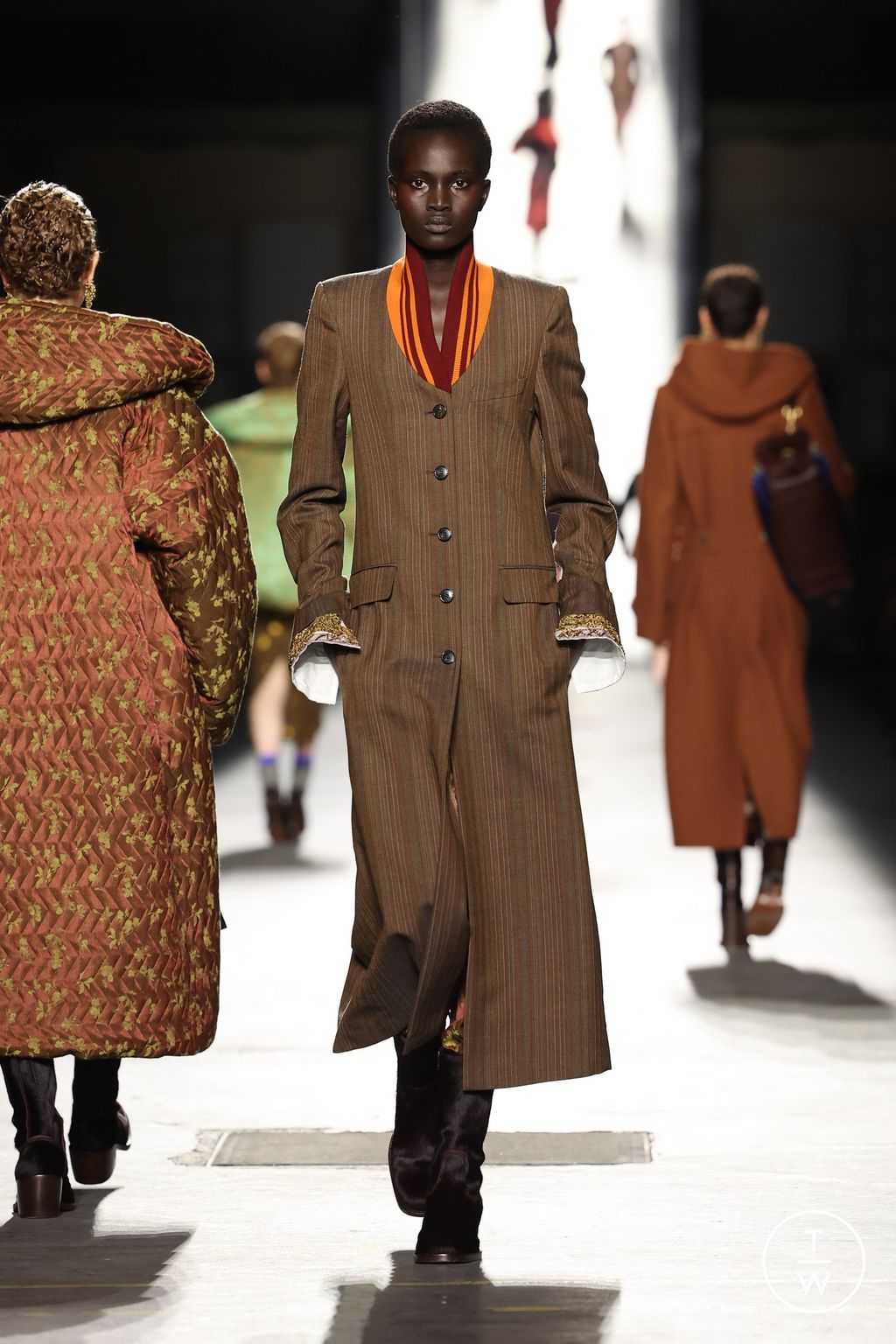 Fashion Week Paris Fall/Winter 2026 look 42 from the Dries Van Noten collection womenswear
