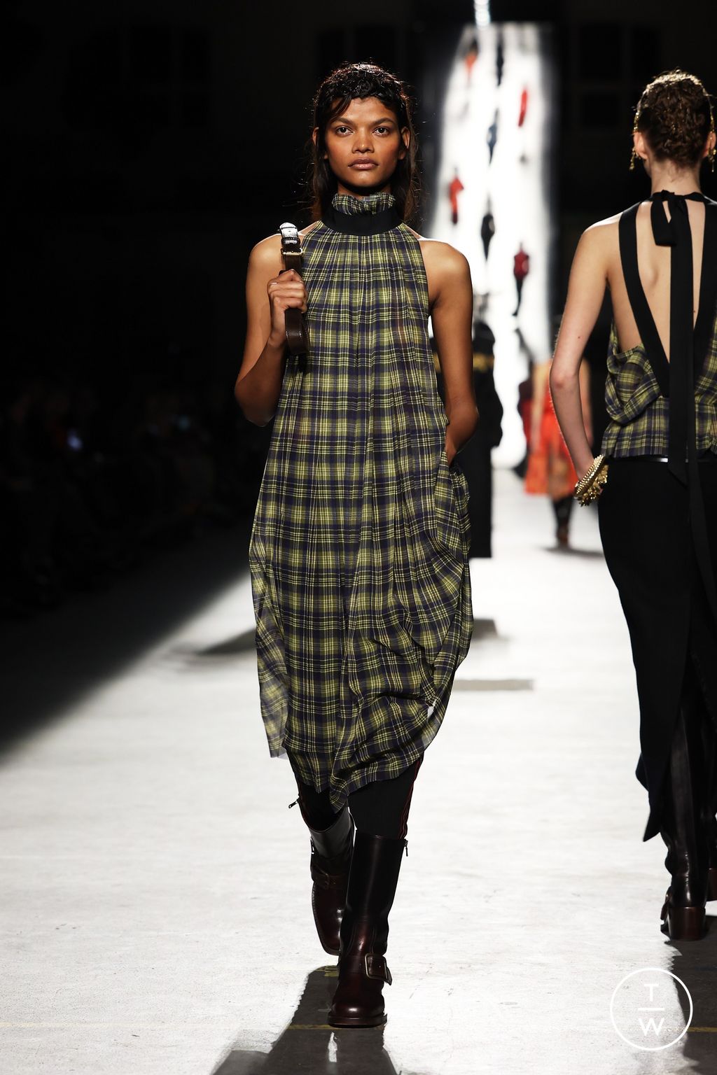 Fashion Week Paris Fall/Winter 2026 look 49 from the Dries Van Noten collection womenswear