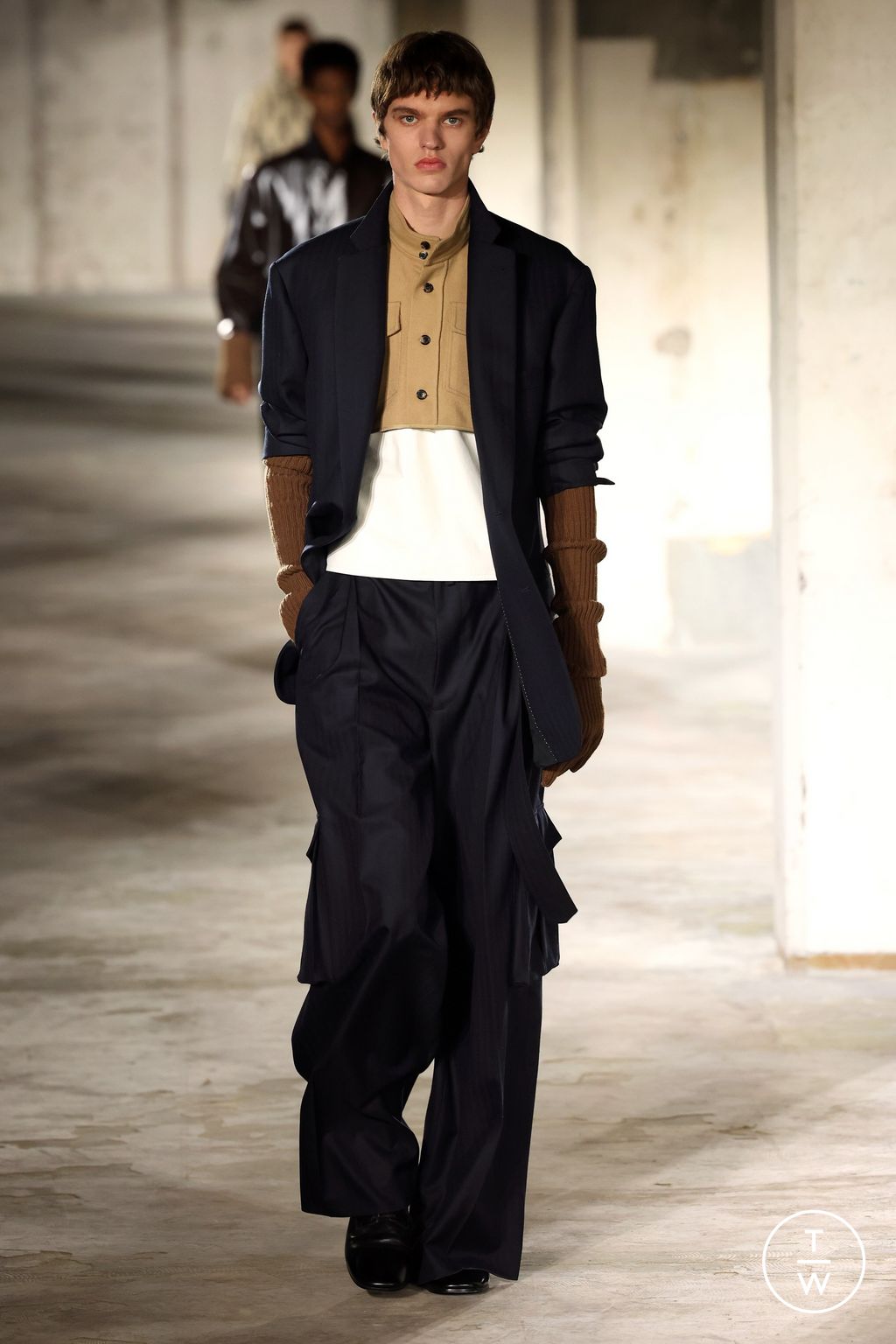 Fashion Week Paris Fall/Winter 2024 look 12 from the Dries Van Noten collection 男装