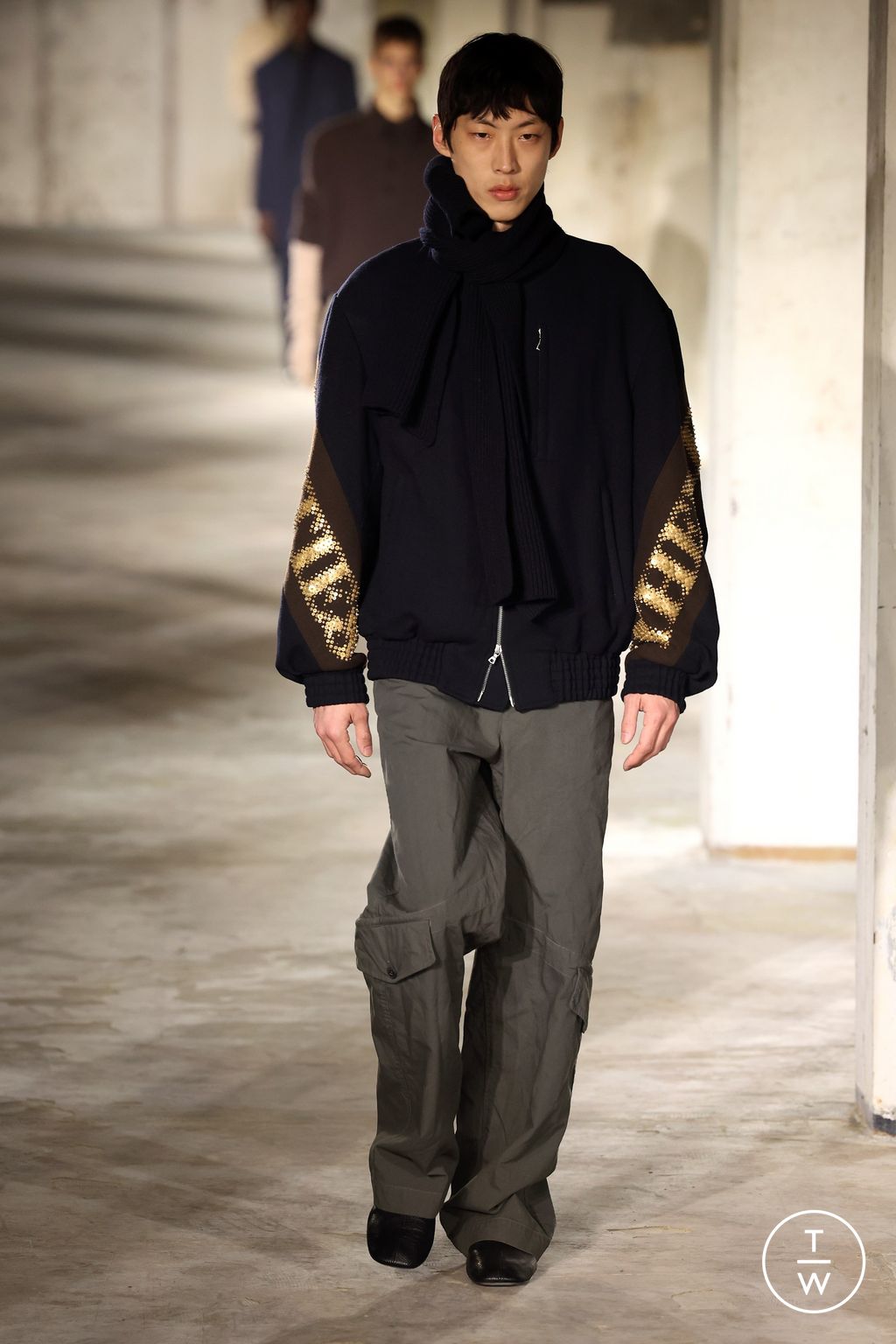 Fashion Week Paris Fall/Winter 2024 look 17 from the Dries Van Noten collection menswear