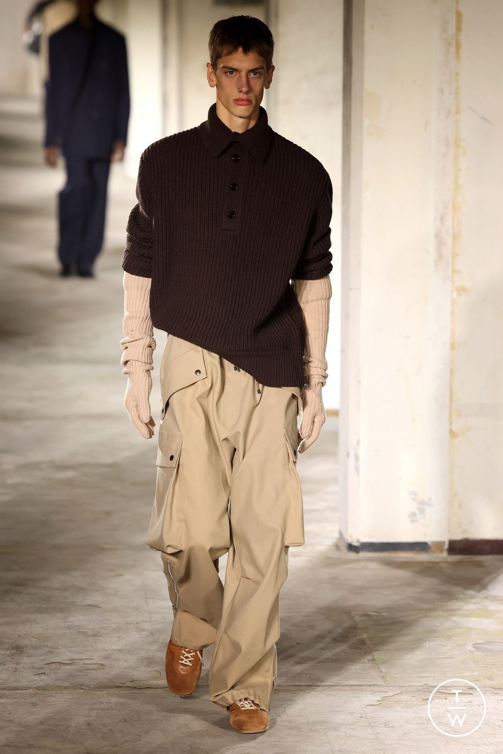 Fashion Week Paris Fall/Winter 2024 look 18 from the Dries Van Noten collection 男装
