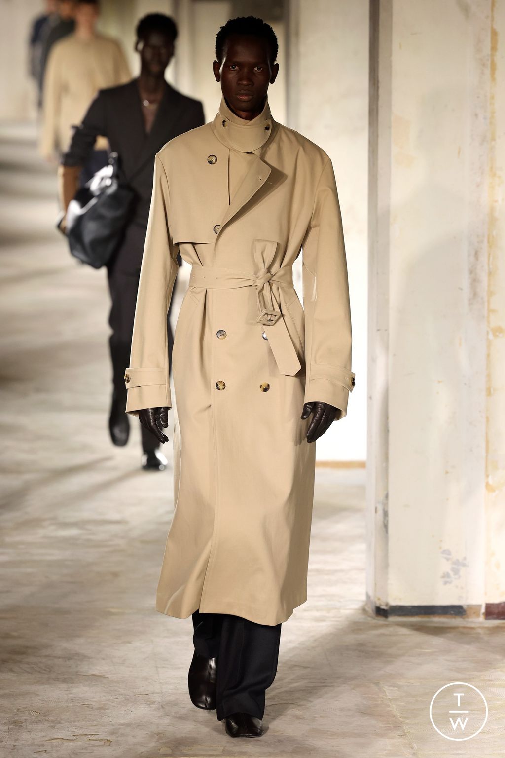 Fashion Week Paris Fall/Winter 2024 look 20 from the Dries Van Noten collection menswear
