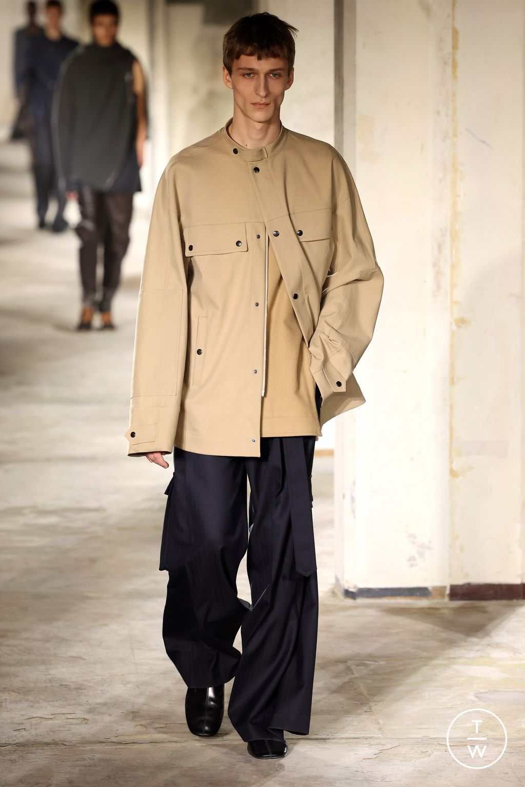 Fashion Week Paris Fall/Winter 2024 look 22 from the Dries Van Noten collection menswear