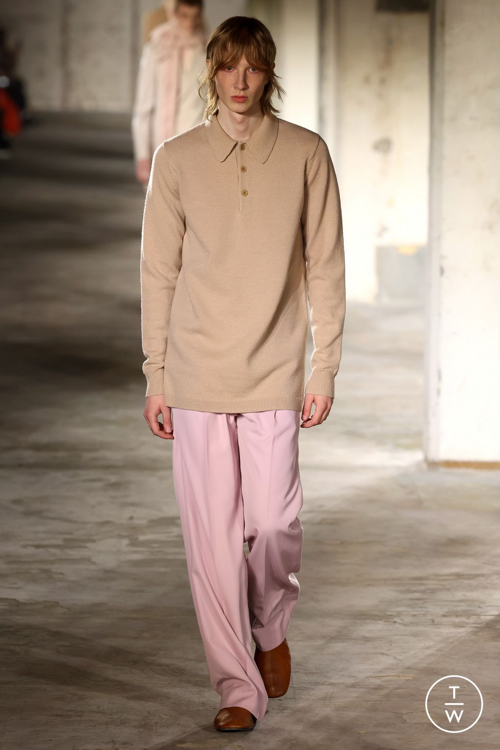 Fashion Week Paris Fall/Winter 2024 look 38 from the Dries Van Noten collection menswear