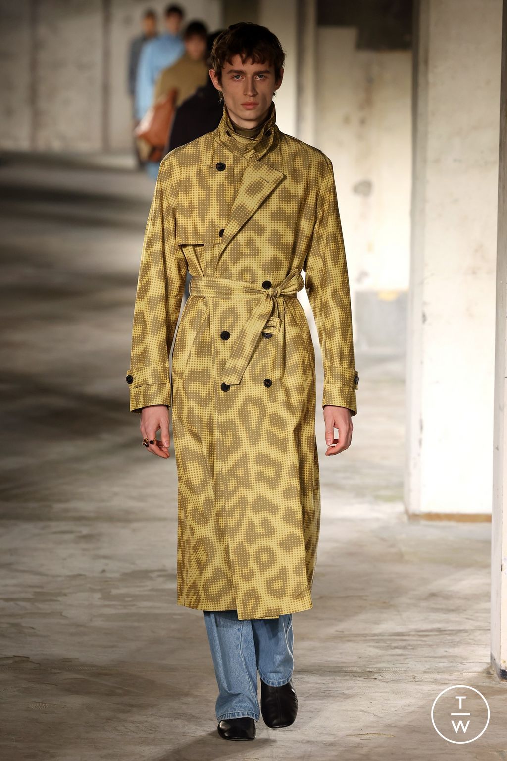 Fashion Week Paris Fall/Winter 2024 look 42 from the Dries Van Noten collection 男装