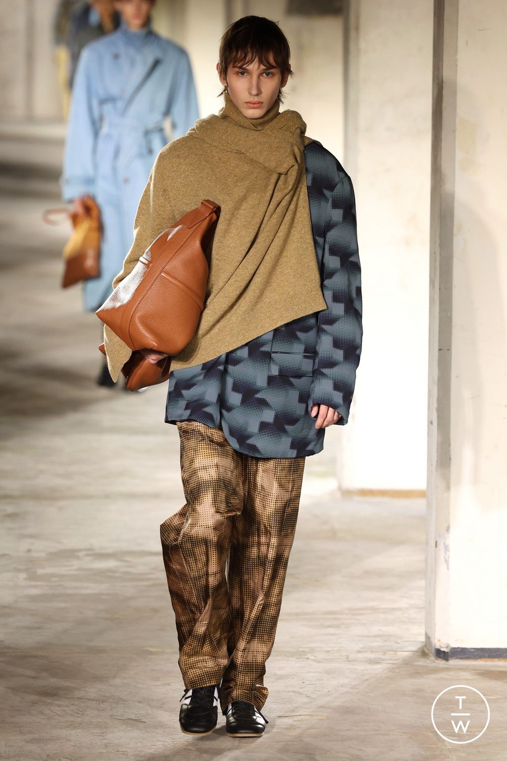 Fashion Week Paris Fall/Winter 2024 look 44 from the Dries Van Noten collection 男装
