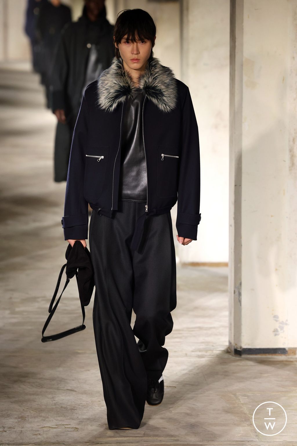 Fashion Week Paris Fall/Winter 2024 look 51 from the Dries Van Noten collection 男装